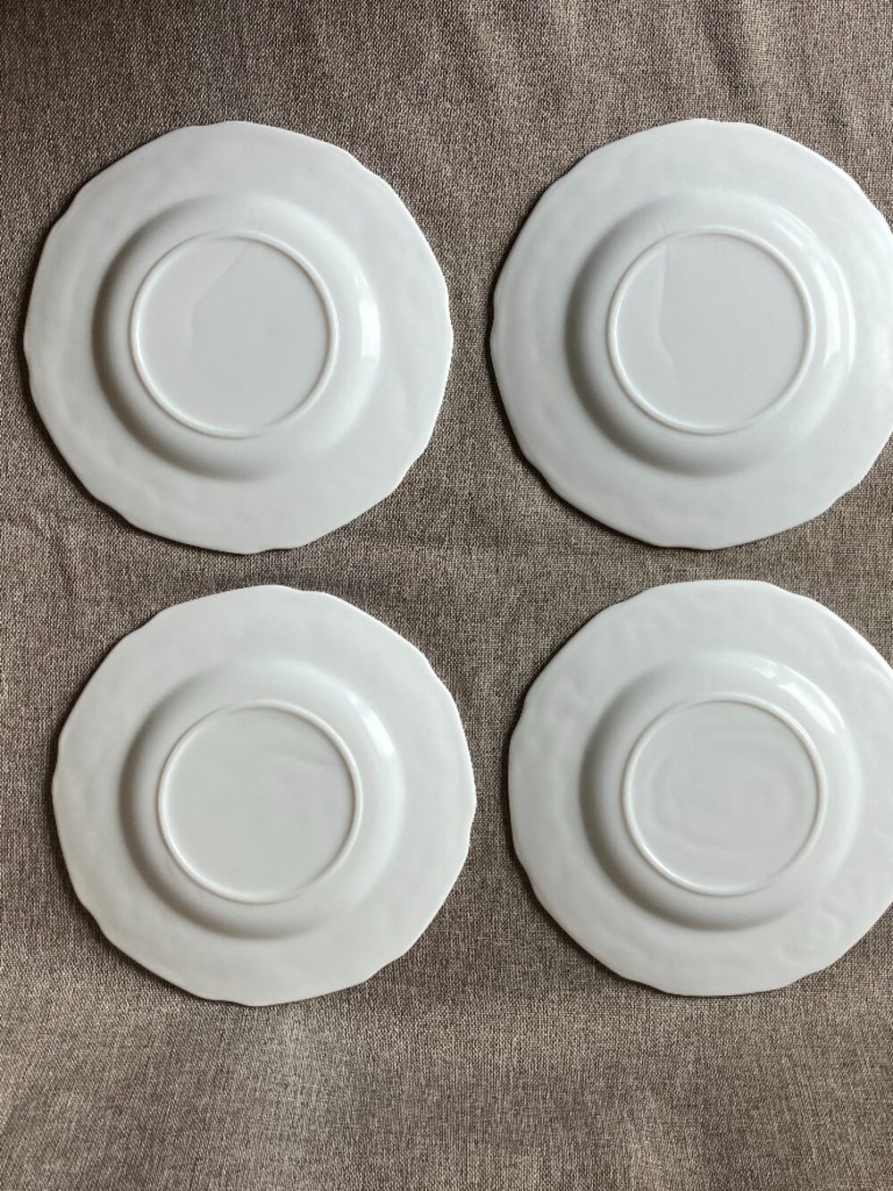 Set of 4, VTG Indiana Glass Milk Glass Harvest Grape 8" Round Snack/Lunch Plates - Picture 4 of 7